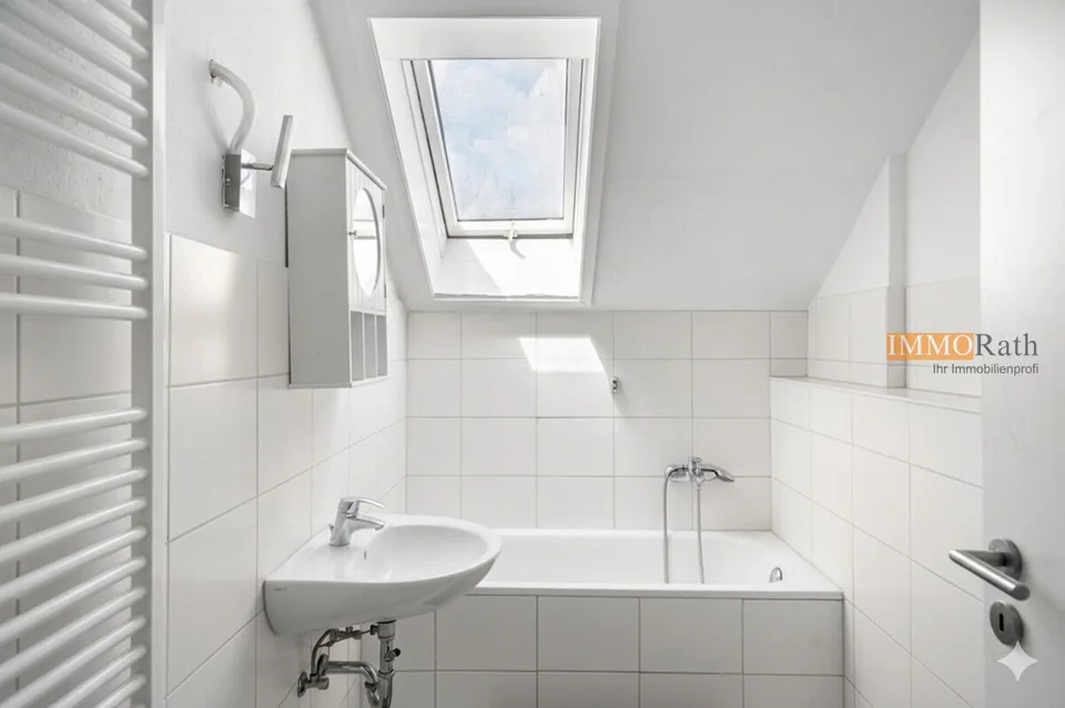 IMMORath.de - Bright 6-room apartment with balcony and terrace – photo 12 of 13