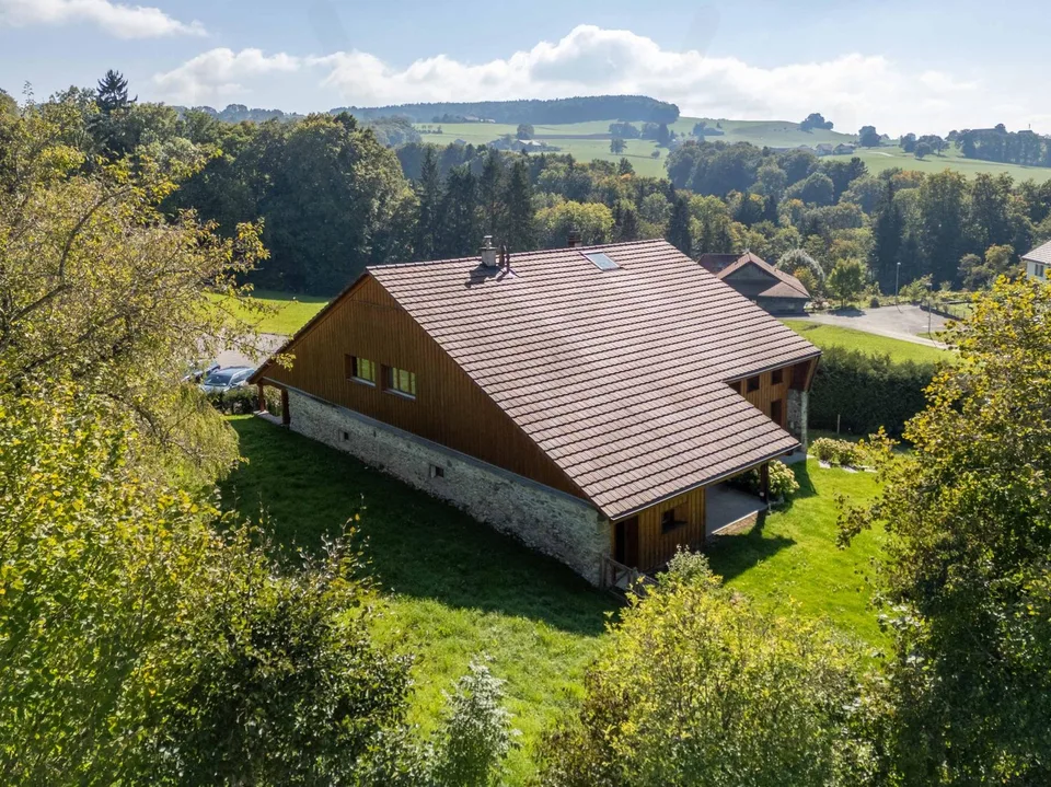 Außergewöhnliches, vollständig renoviertes Charakterbauernhaus im Herzen der Fribourger Landschaft – Foto 8 von 13