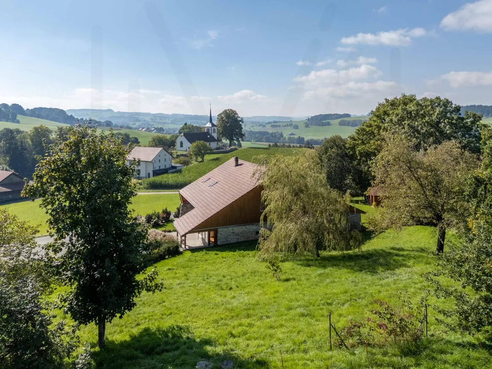 Außergewöhnliches, vollständig renoviertes Bauernhaus im Herzen der Freiburger Landschaft