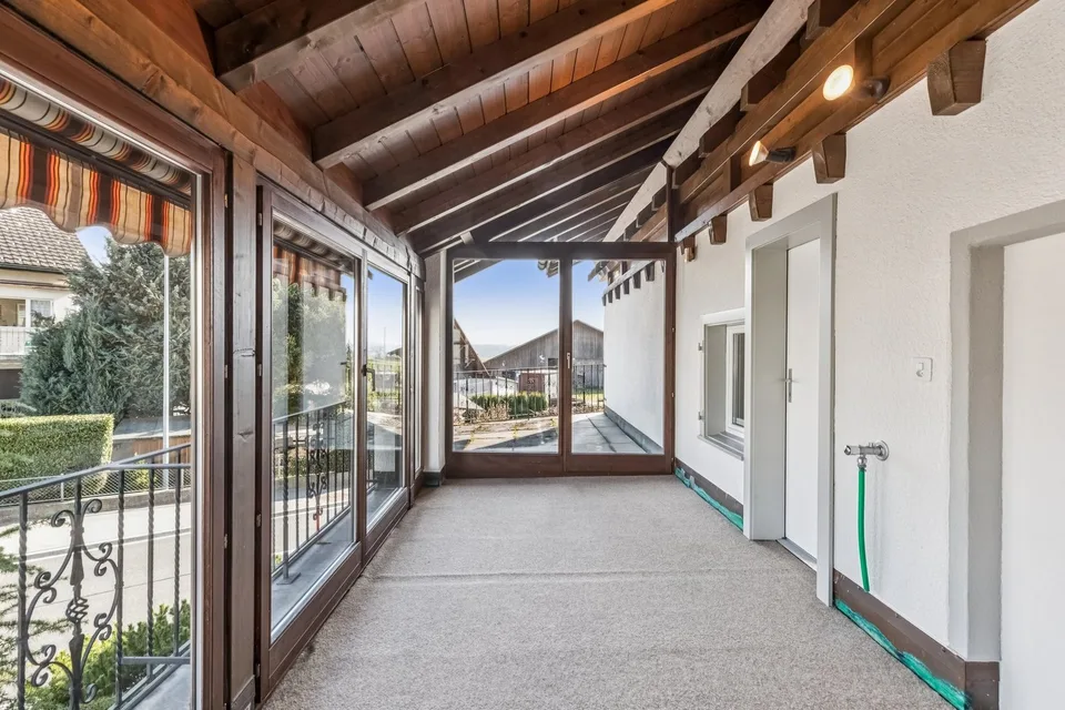 Grande maison d'habitation avec annexe pour usage polyvalent