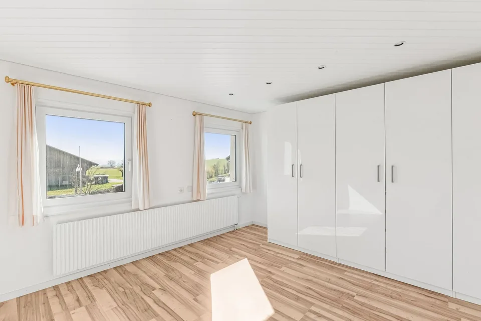Grande maison d'habitation avec annexe pour usage polyvalent – photo 8 sur 11