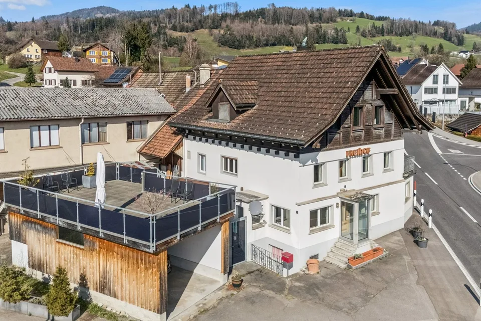 Grosses Wohnhaus mit Einliegerwohnung für vielseitige Nutzung