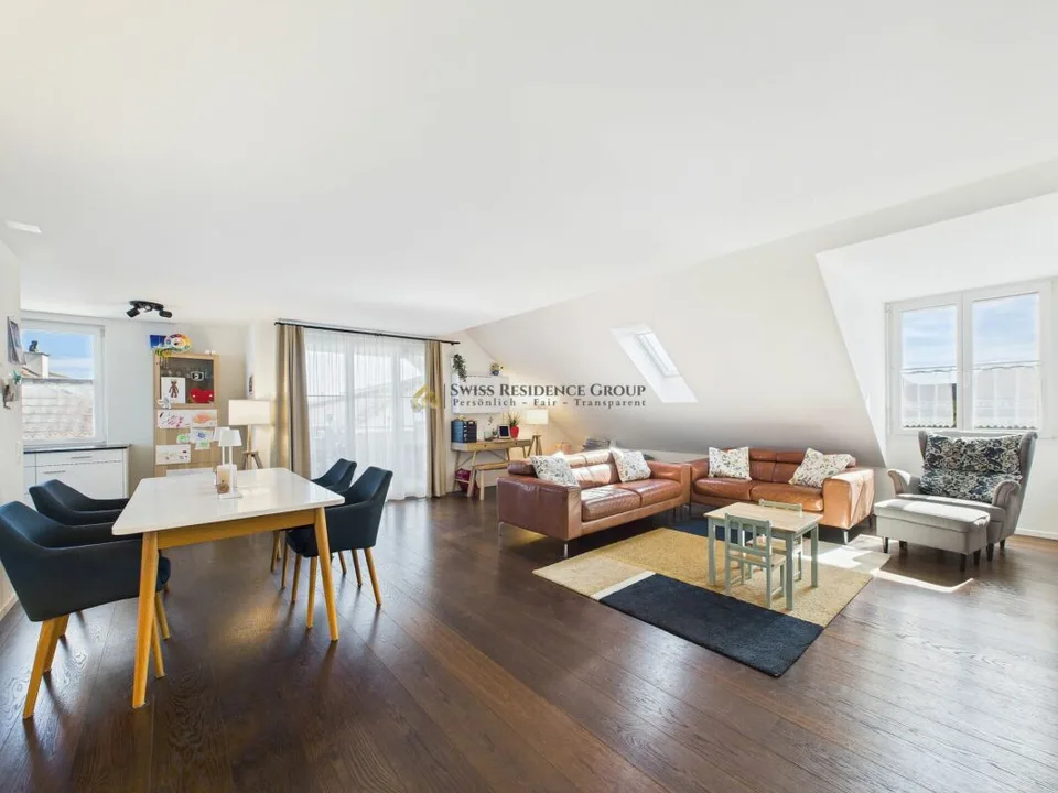 Grosszügige Dach-Maisonette mit Klimaanlage im steuergünstigen Neerach