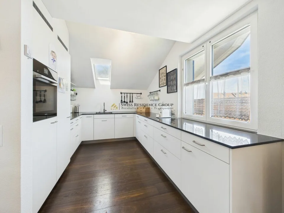 Grosszügige Dach-Maisonette mit Klimaanlage im steuergünstigen Neerach