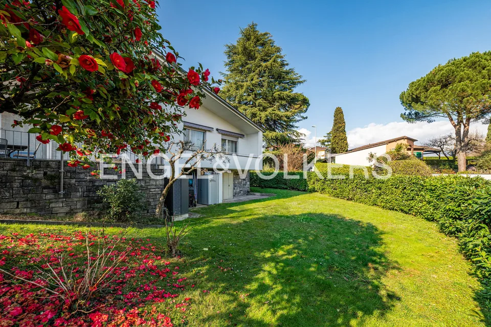Freistehende Villa mit Bauland – Foto 11 von 12
