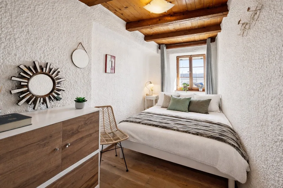 Maison villageoise de caractère située face au lac de Neuchâtel ! – Foto 19 von 26
