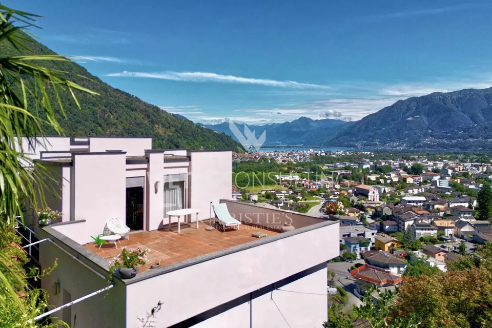 Losone: Wunderschöne, zu renovierende Villa im Grünen zu verkaufen – Foto 9 von 10
