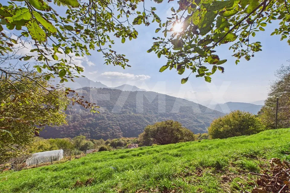 Terreno edificabile; soleggiato con vista panoramica, a circa 25 minuti da Lugano