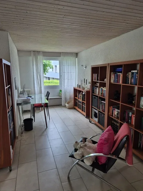 Bel appartement de 3,5 pièces bien entretenu au rez-de-chaussée plus étage en Nidau
