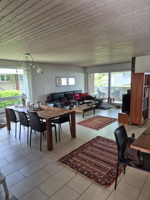 Schöne und gepflegte 3.5-Zimmer-Wohnung im Erdgeschoss  plus EH in Nidau
