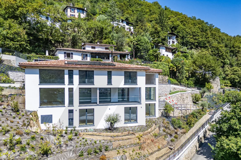 VILLA DI PRESTIGIO CON SPLENDIDA VISTA LAGO – Foto 16 von 26