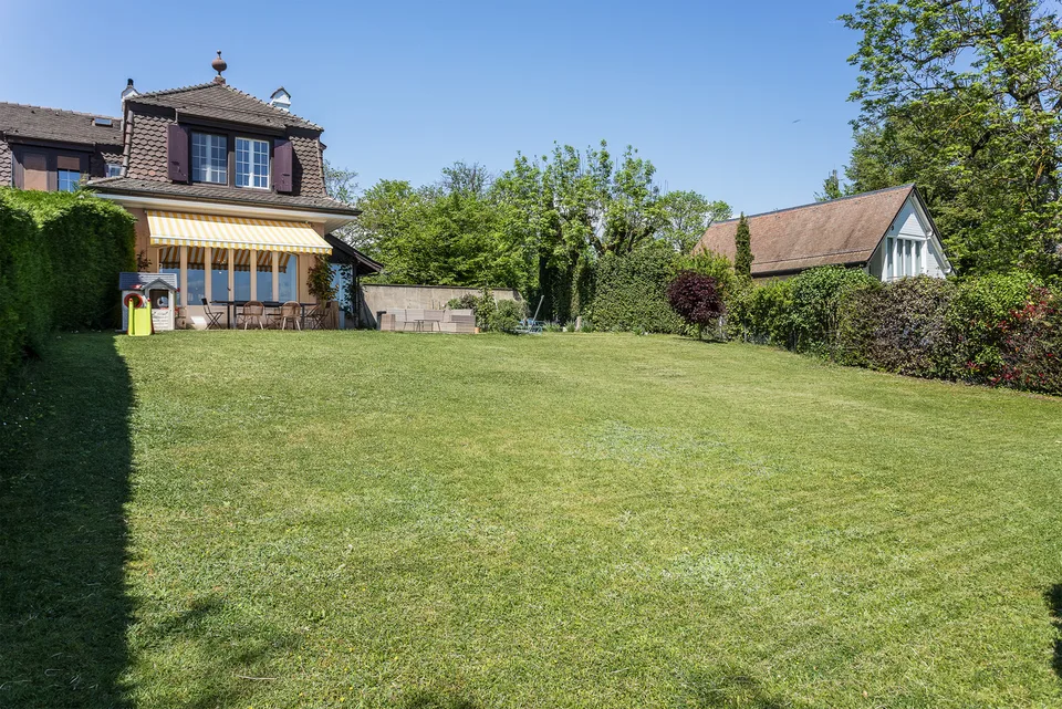 Villa de charme de 5.5 pièces les pieds dans l'eau