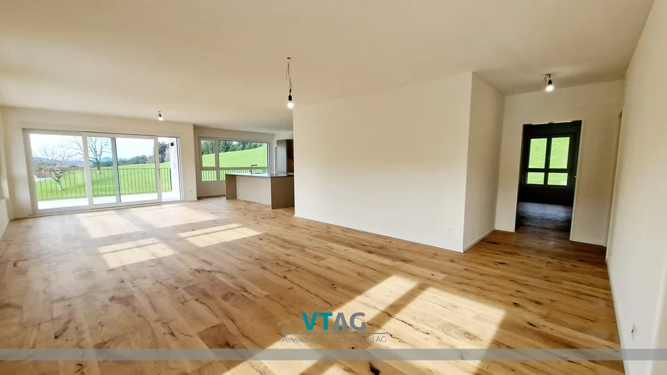 Luxury and Nature United: Exclusive 5.5 Room Oasis in Speicher