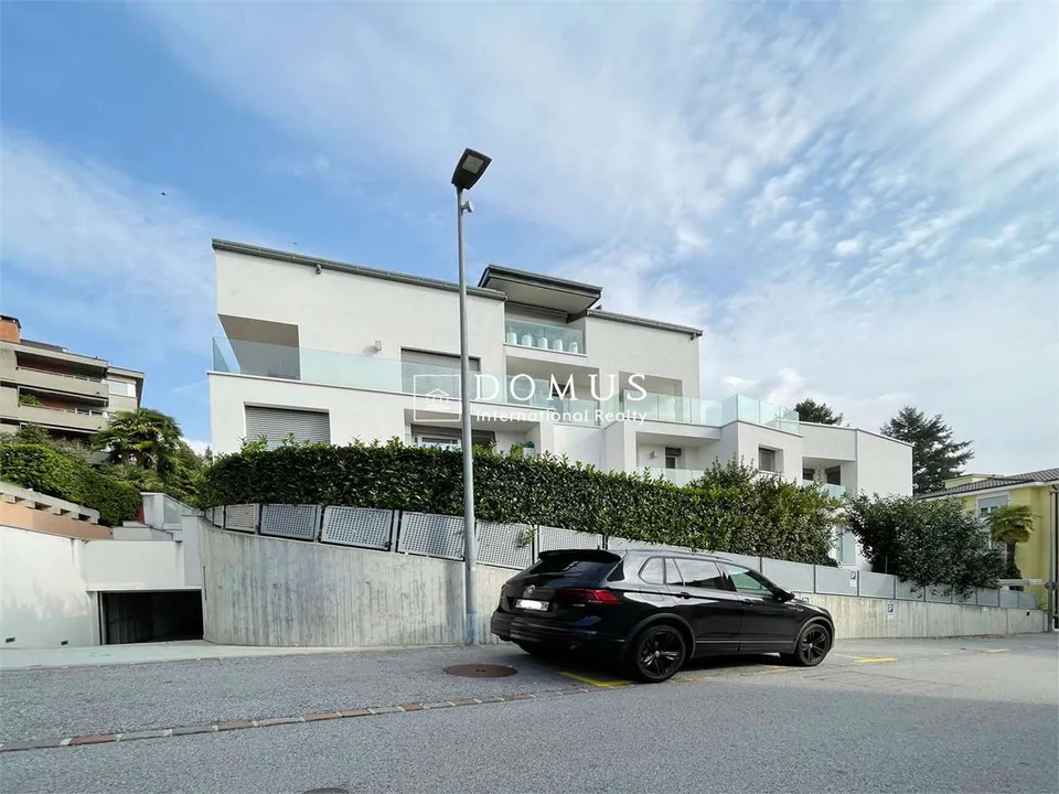Moderno 4.5 locali, attico, con giardino