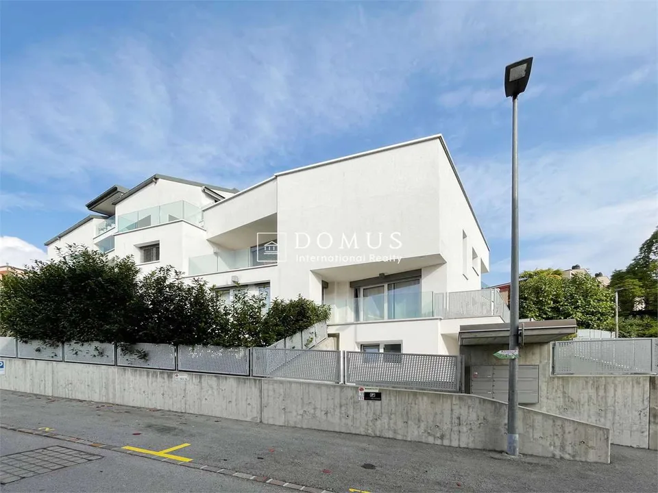 Moderno 4.5 locali, attico, con giardino