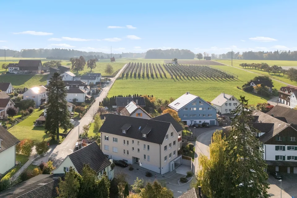 Newly valued 4.5-room apartment with large balcony and beautiful view in Zuben – photo 13 of 14