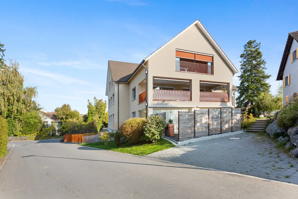 Newly valued 4.5-room apartment with large balcony and beautiful view in Zuben – photo 11 of 14