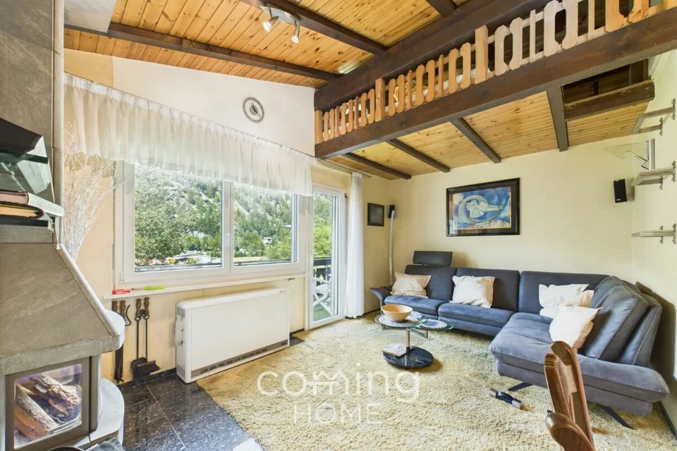 Gemütlich und alpin - 2.5-Zimmer-Wohnung mit Cheminée und Bergsicht in Saas-Grund