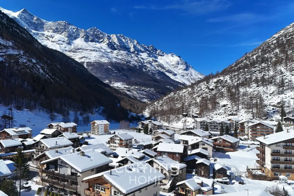 Agréable et alpine - appartement de 2.5 pièces avec cheminée et vue sur les montagnes à Saas-Grund – photo 23 sur 27