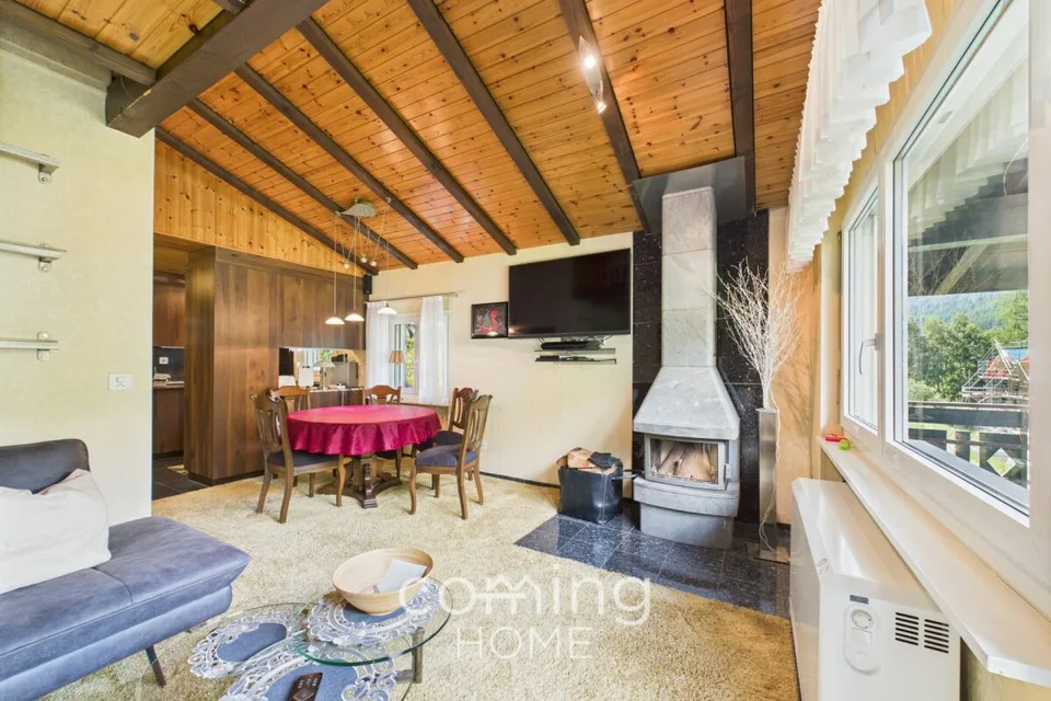 Gemütlich und alpin - 2.5-Zimmer-Wohnung mit Cheminée und Bergsicht in Saas-Grund