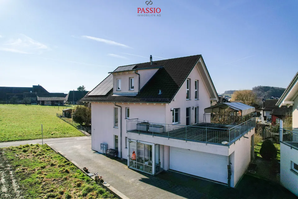 Vaste maison de 7,5 pièces avec jardin et beaucoup d'espace