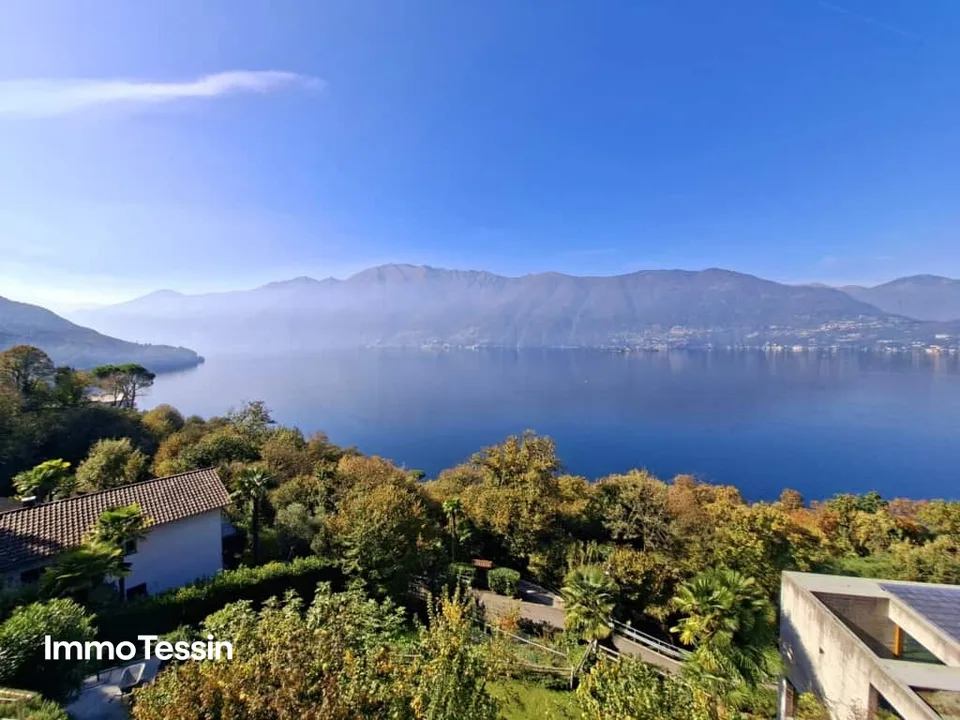EXKLUSIVE GELEGENHEIT: Luxus Villa mit Pool, Garten und grenzenloser Seesicht auf den Lago Maggiore