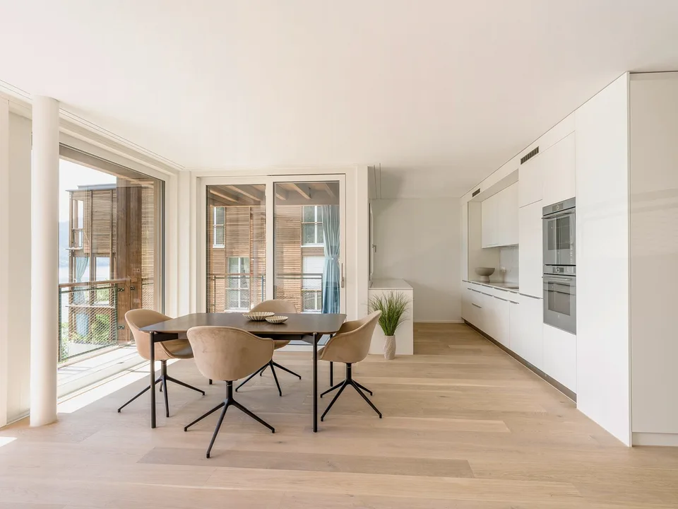 Esclusivo appartamento maisonette di 4,5 locali a Vitznau – vivere con vista sul lago
