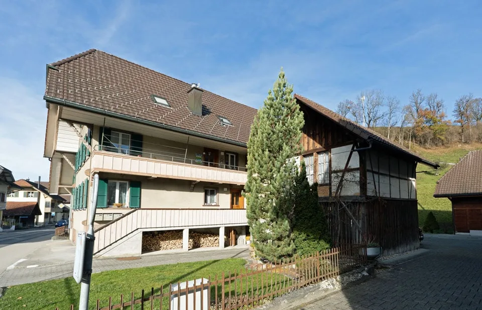 Spacious - versatile opportunities - 3 family house in Bärau – photo 19 of 21