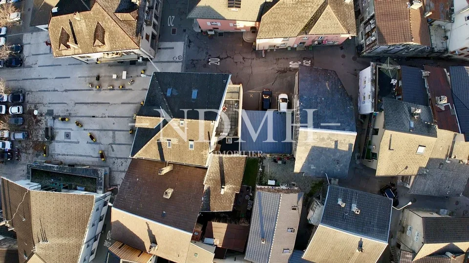 Immeuble mixte à vendre au centre du village