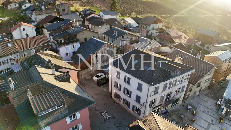 Mischgebäude in der Ortsmitte zum Verkauf