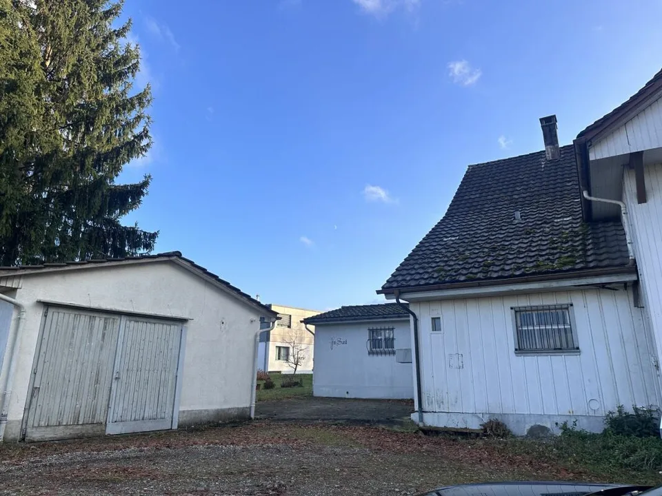 Casa unifamiliare con potenziale di sviluppo