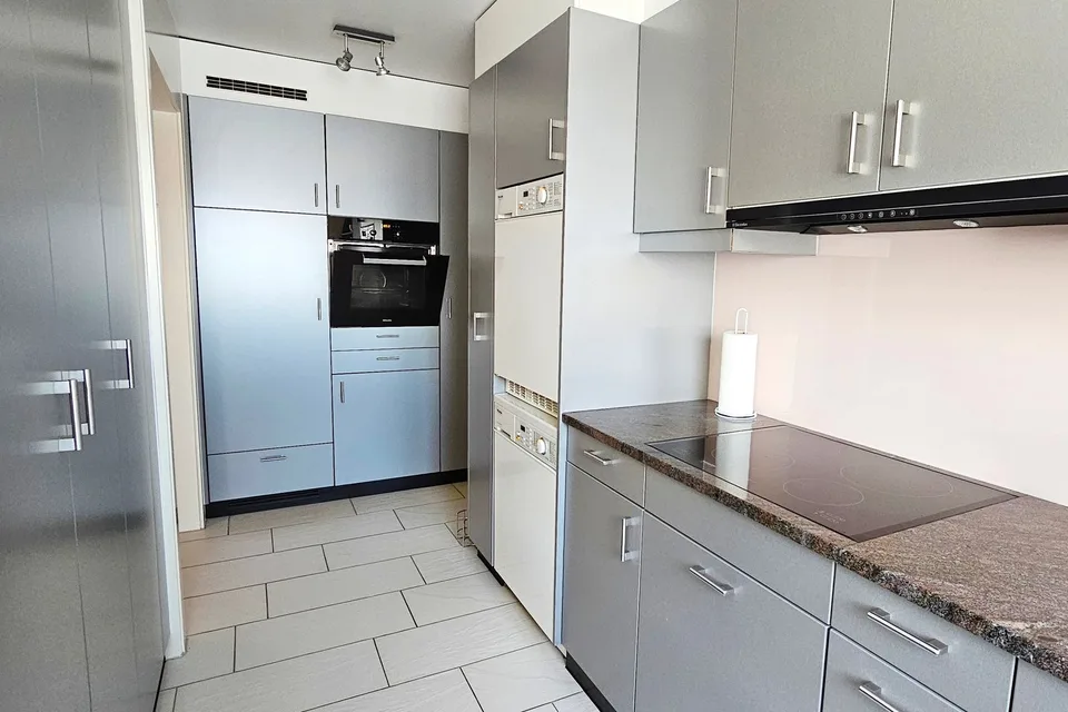 Prächtiges 4,5-Zimmer-Apartment mit Kamin in St-Blaise – Foto 6 von 9