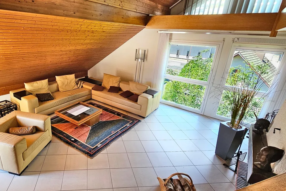 Magnifique appartement de 4,5 pièces avec cheminée à St-Blaise