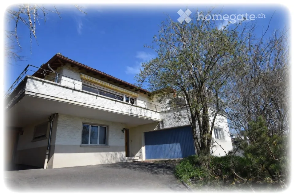 Charmannte Villa in Corcelles NE mit Blick auf den See und die Alpen
