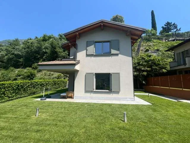 VILLA ASTRA - Eleganza contemporanea con vista sul Lago di Lugano