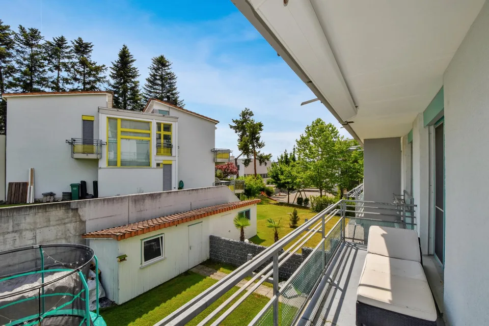 Appartement-maisonnette attractif de 5,5 pièces avec jardin, salle de loisirs et 3 places de parking souterraines – photo 24 sur 28
