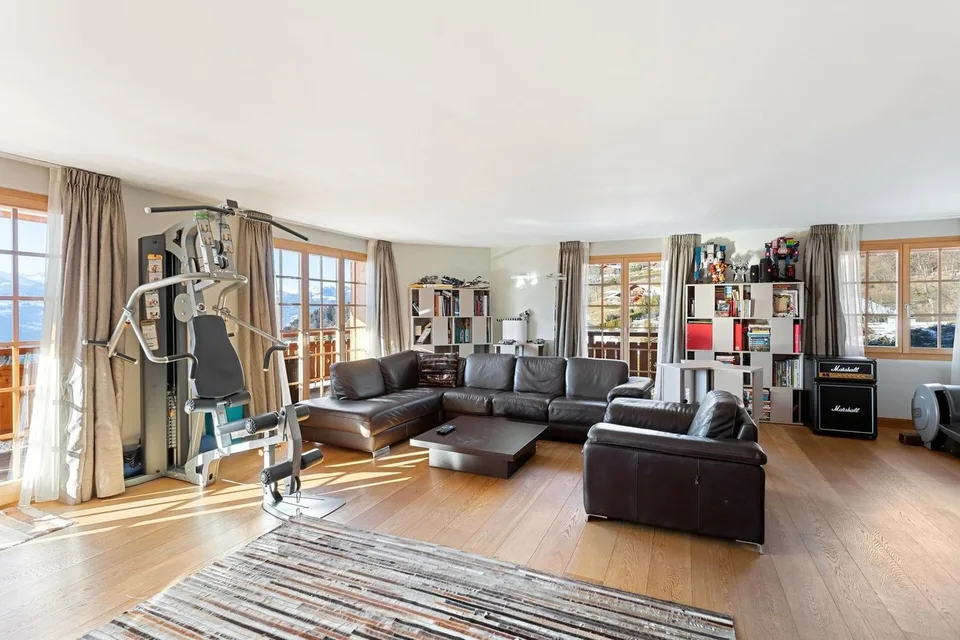 Chalet der Superlative mit 15 Räumen, Aufzug und Panoramablick! – Foto 11 von 13