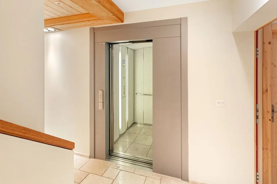Chalet der Superlative mit 15 Räumen, Aufzug und Panoramablick!