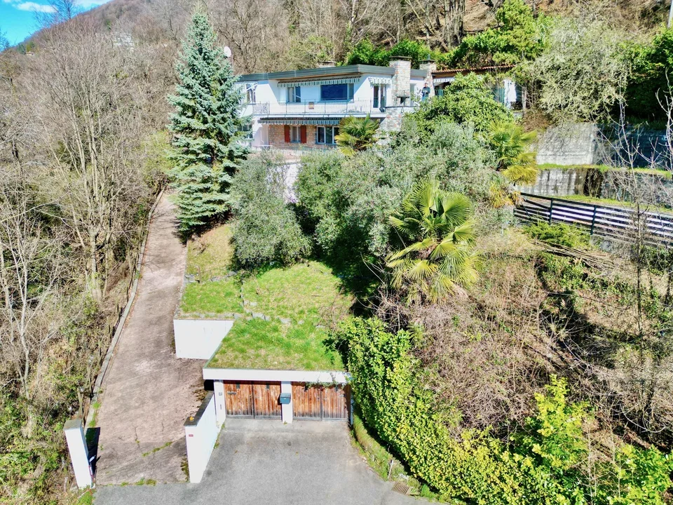 Villa Panoramica da Ristrutturare ad Aldesago - Monte Brè, Lugano