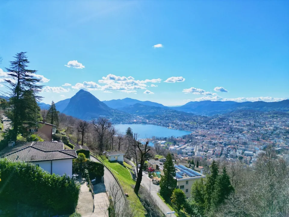 Villa Panoramica da Ristrutturare ad Aldesago - Monte Brè, Lugano