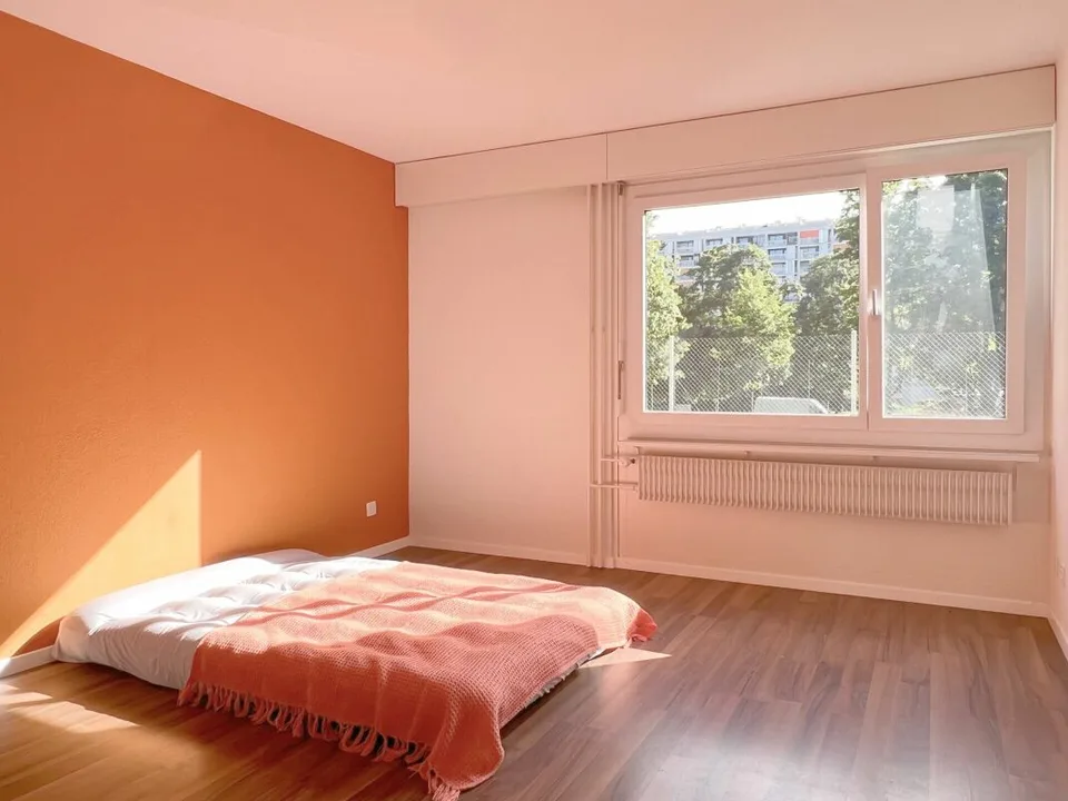 Sonnige 3.5-Zimmer-Eigentumswohnung mit Balkon, Keller und Einstellhallenplatz – Foto 12 von 24