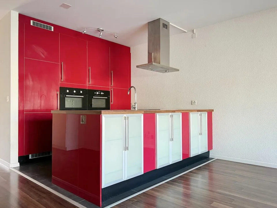 Sonnige 3.5-Zimmer-Eigentumswohnung mit Balkon, Keller und Einstellhallenplatz – Foto 6 von 24