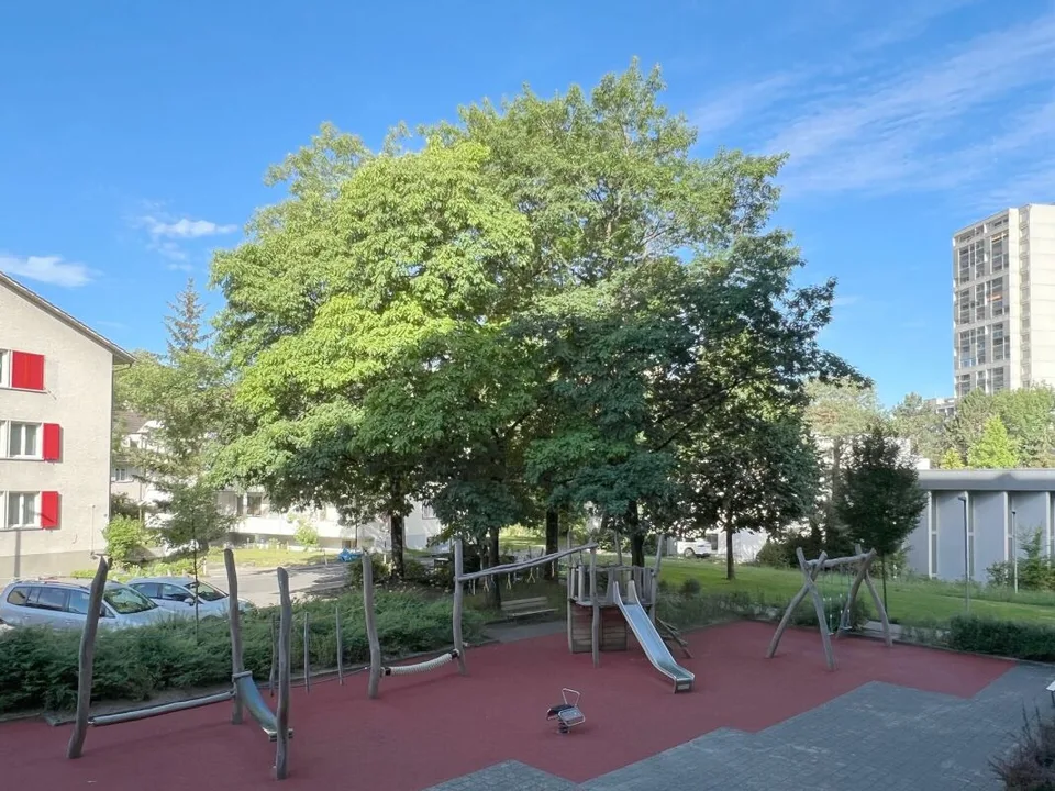Sonnige 3.5-Zimmer-Eigentumswohnung mit Balkon, Keller und Einstellhallenplatz – Foto 18 von 24