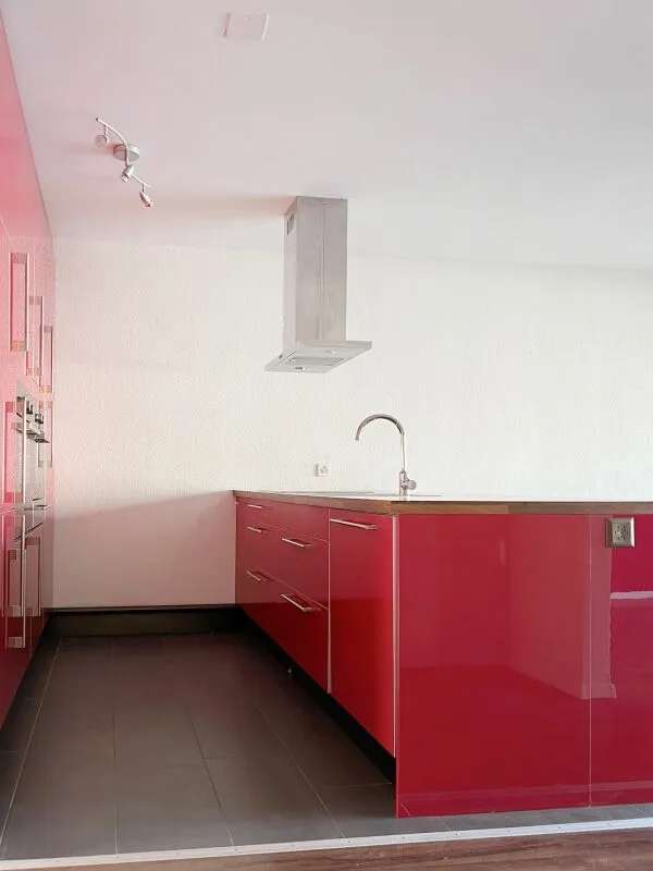 Sonnige 3.5-Zimmer-Eigentumswohnung mit Balkon, Keller und Einstellhallenplatz