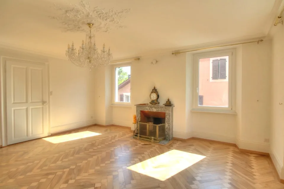 Splendido appartamento di 6,5 locali sul bordo della Vièze con studio in coproprietà