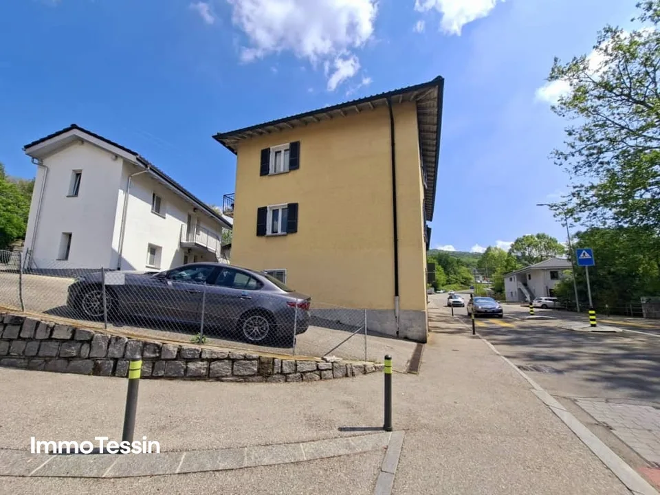4 Zimmer Wohnung mit Garten & Balkon in einem 4 Parteienhaus nur wenige Minuten von Lugano