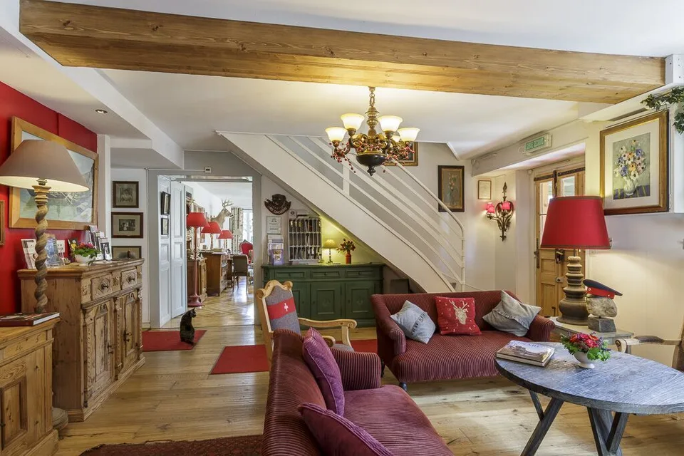 Das große Chalet von Bovets, renoviert mit dem Charme von einst, 14 Zimmer – Foto 8 von 13