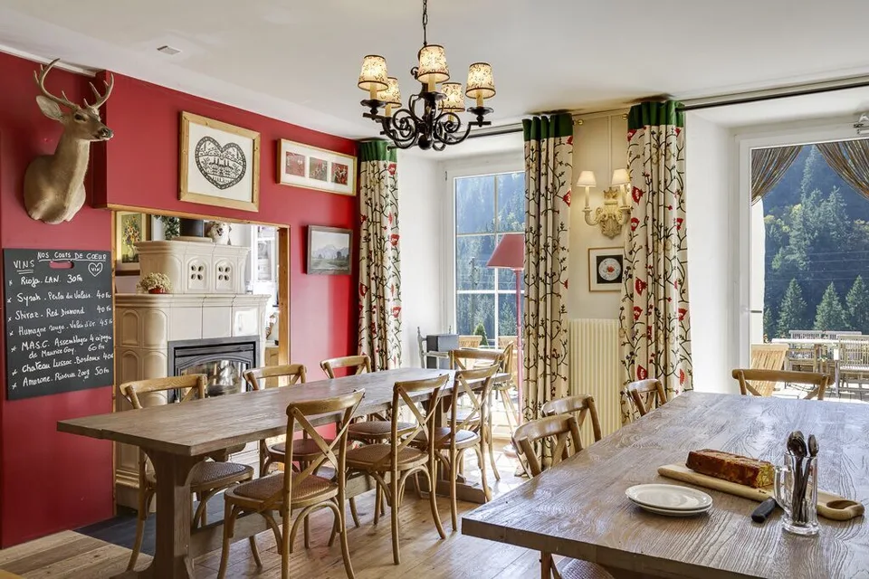 Das große Chalet von Bovets, renoviert mit dem Charme von einst, 14 Zimmer – Foto 6 von 13