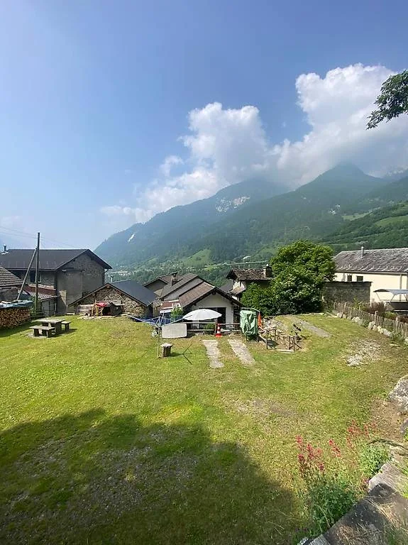 Mesocco, Andergia single-family house with attached rustico