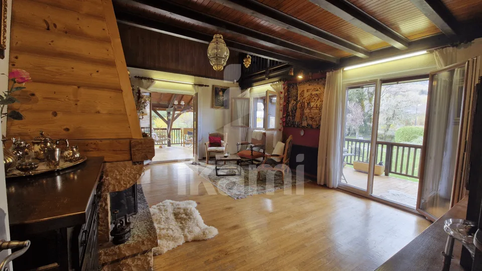 FAVERGES - Familienhaus 284 m², davon 195 m² Wohnfläche, mit einem Grundstück von 2 015 m² – Foto 7 von 13